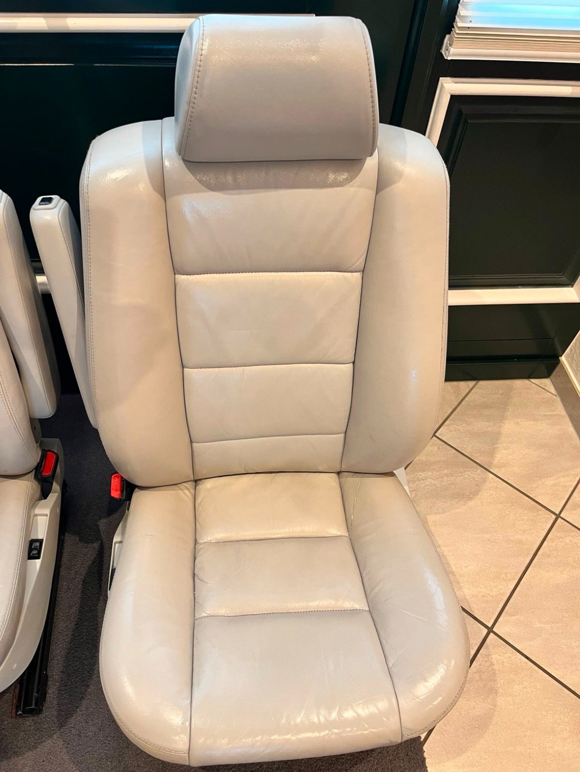 Sièges Avant en Cuir BMW E32/E34 – Image 3