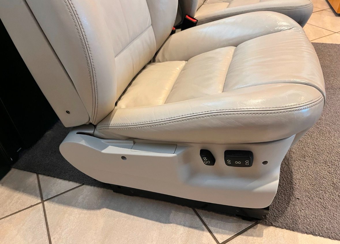 Sièges Avant en Cuir BMW E32/E34 – Image 5