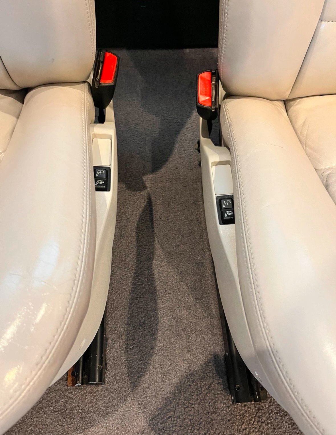 Sièges Avant en Cuir BMW E32/E34 – Image 7