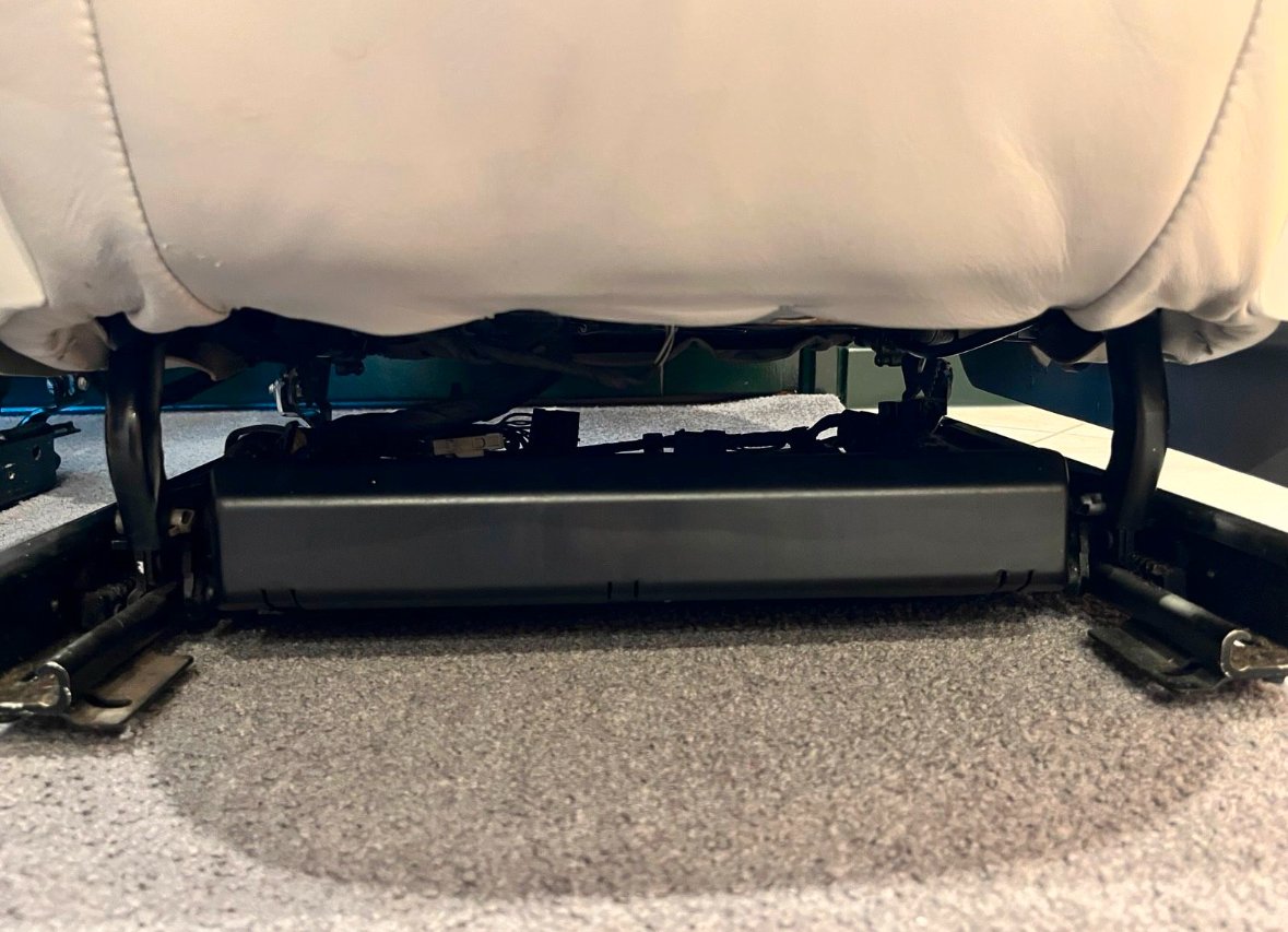 Sièges Avant en Cuir BMW E32/E34 – Image 8