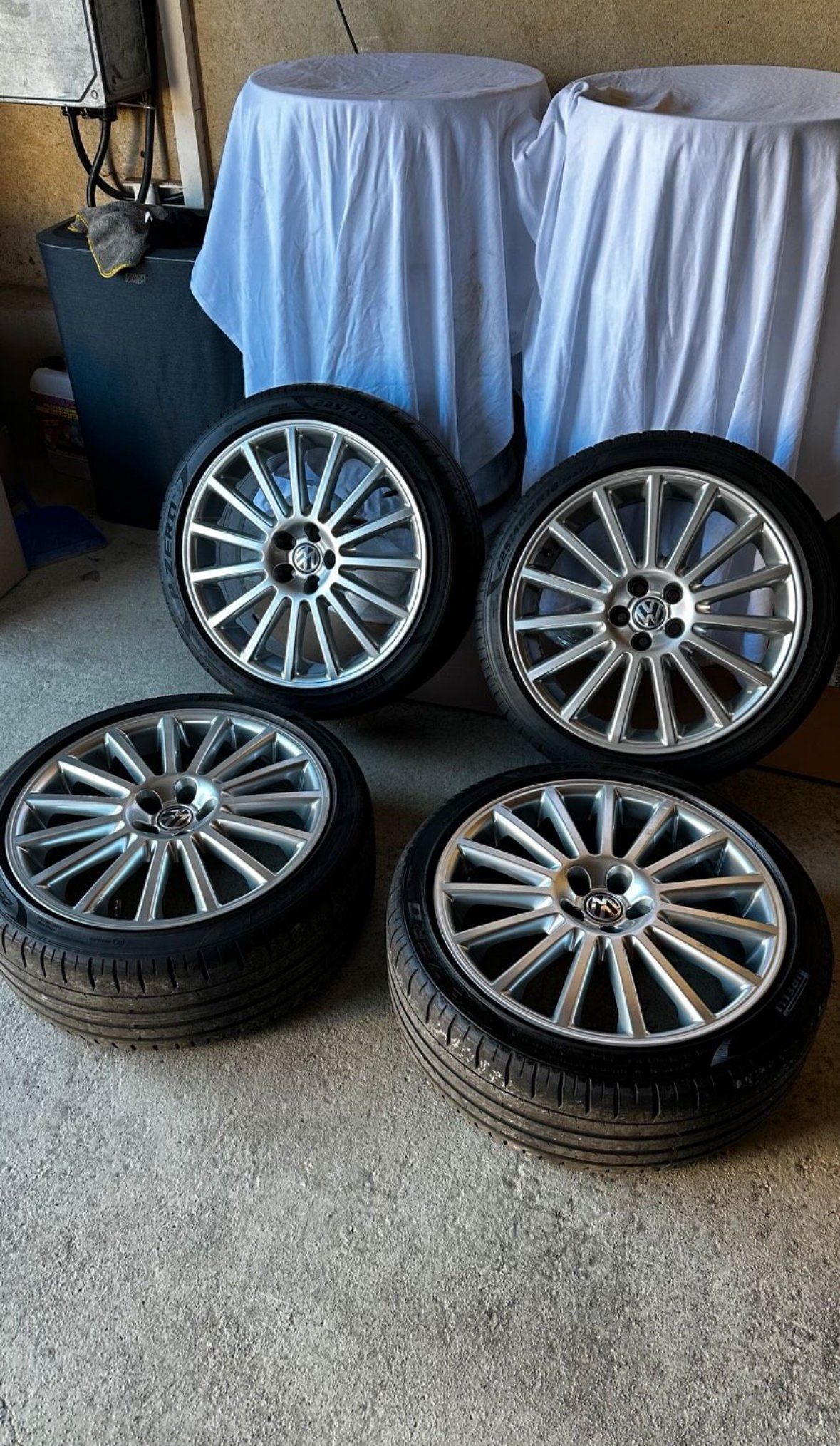 OZ Racing Golf 4 R32 Wheels with Pirelli PZero Tires