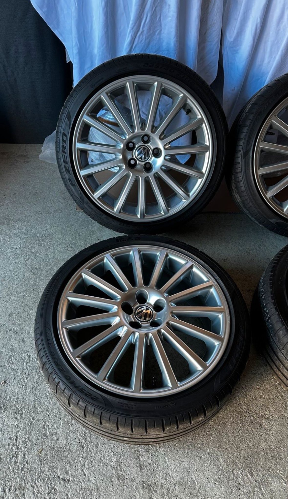 OZ Racing Golf 4 R32 Wheels with Pirelli PZero Tires – Image 3