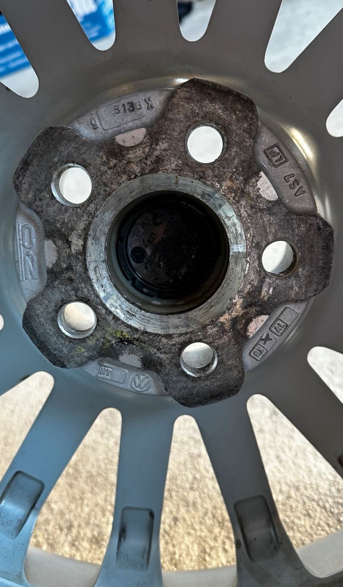 OZ Racing Golf 4 R32 Wheels with Pirelli PZero Tires – Image 9