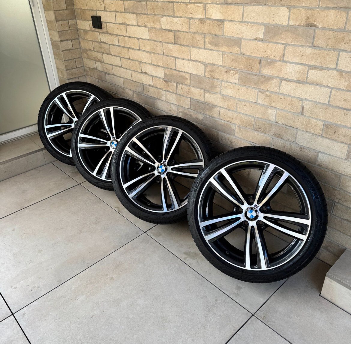 Jeu de roues complet d'origine BMW M442 19"