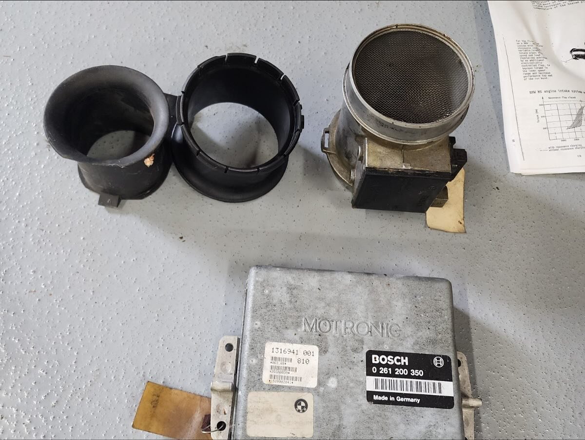 BMW Motorsport M5 E34 Engine S38B36 – Image 6