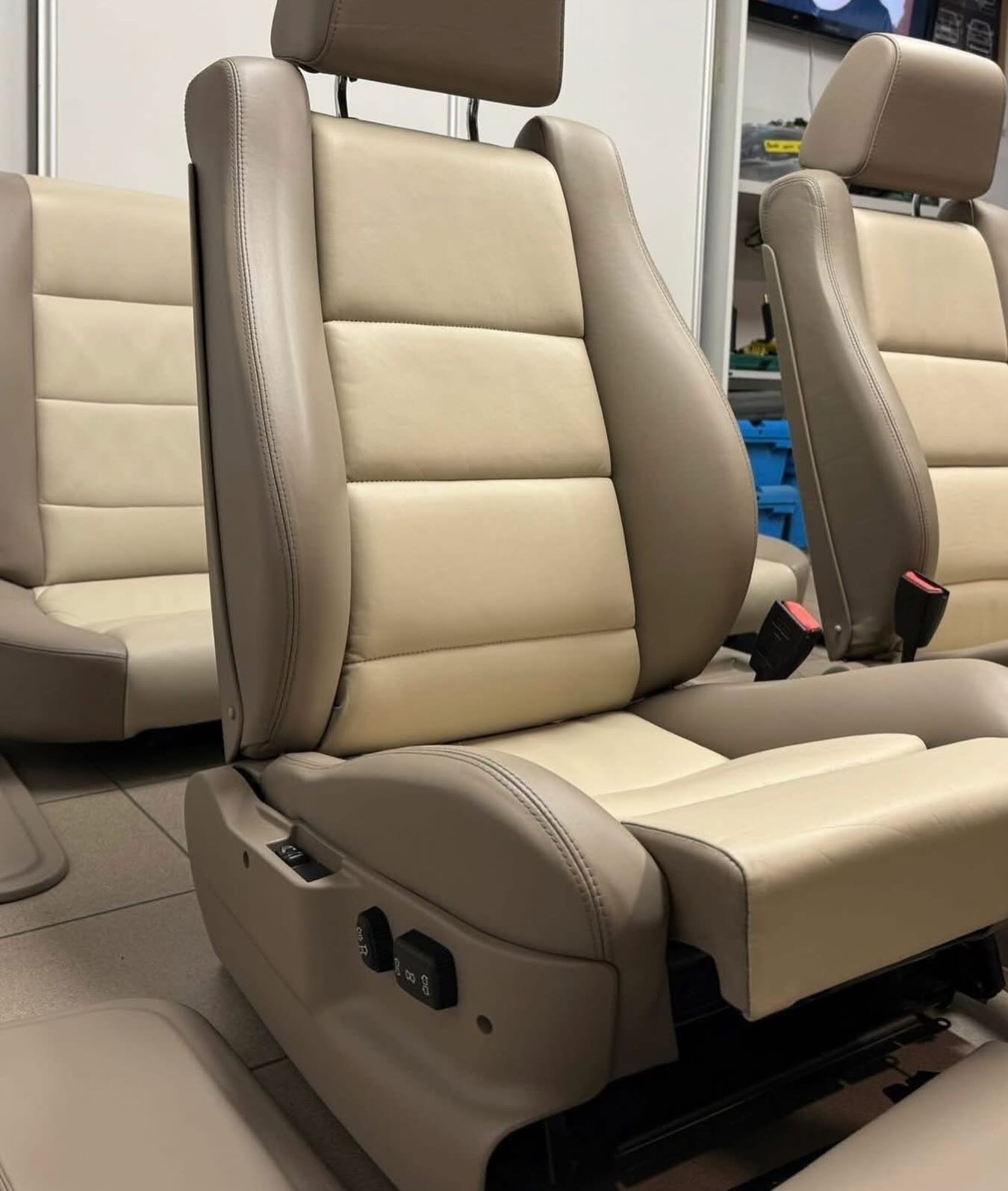 Intérieur BMW M5 E34 – Image 4